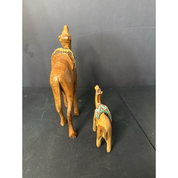 2 Vintage Hand Carved Olive Wood Wooden Camels Carving Figurine Sculpture - Picture 4 of 7